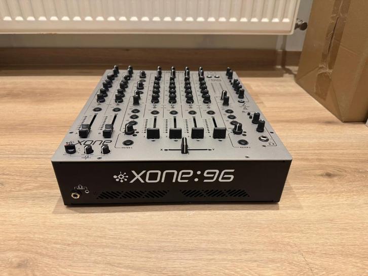 Allen & Heath Xone 96, Muziek en Instrumenten, Dj-sets en Draaitafels, Zo goed als nieuw, Dj-set, Overige merken, Ophalen