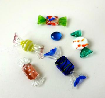 Zes glazen snoepjes rood geel blauw groen Murano 3149-g beschikbaar voor biedingen