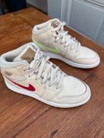 Air Jordan 1 Mid Fleece Pearl White 38,5, Kleding | Dames, Schoenen, Beige, Nike, Ophalen of Verzenden, Sneakers of Gympen