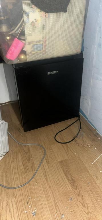 Mini Koelkast - Compact en Handig! beschikbaar voor biedingen