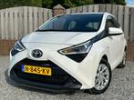 Toyota Aygo 1.0 Vvt-i 72pk 5D AIRCOCARPLAYP CAMERA\, Voorwielaandrijving, Stof, 4 stoelen, Wit