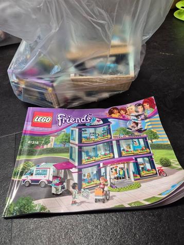 LEGO Friends 41318 Heartlake Ziekenhuis beschikbaar voor biedingen