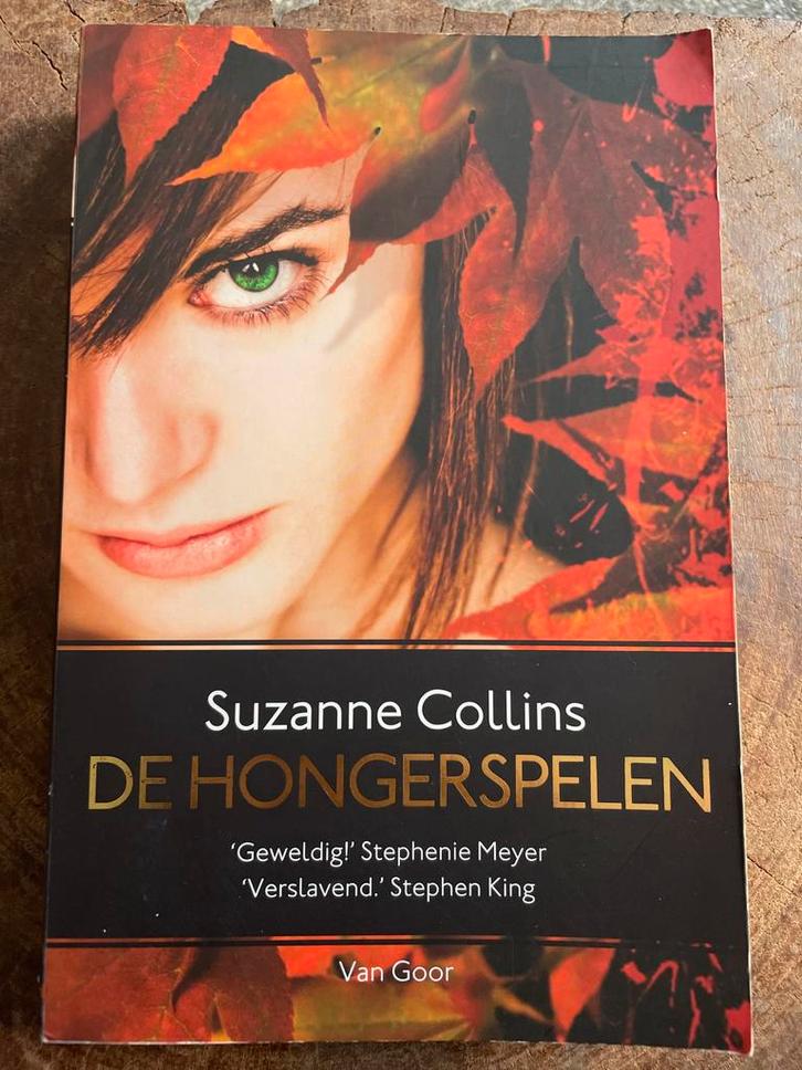 De Hongerspelen - Suzanne Collins, Boeken, Fantasy, Gelezen, Ophalen of Verzenden