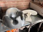 Bumbo stoel grijs met tafeltje en riempjes, Kinderen en Baby's, Kinderstoelen, Ophalen, Gebruikt