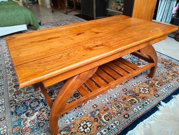 Teak salontafel  beschikbaar voor biedingen