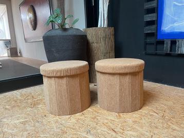 Opvouwbare krukjes met opbergruimte (nieuw) beschikbaar voor biedingen