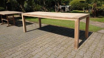 Mooie Teak tuintafel. 220 x 90 . Rough  beschikbaar voor biedingen