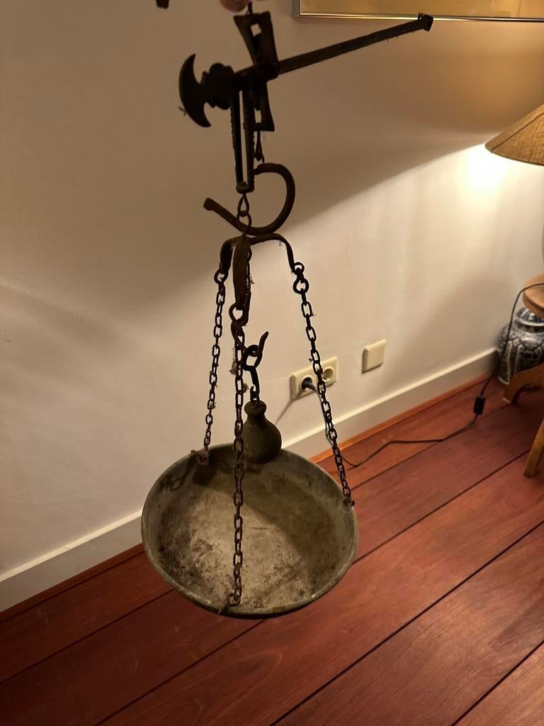 ANTIEKE KOPEREN WEEGSCHAAL EN ANTIEKE PETROLEUM KAMP, Antiek en Kunst, Ophalen of Verzenden, Koper