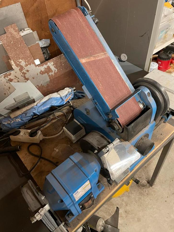Bandschuurmachine - Slijpmachine, Doe-het-zelf en Verbouw, Gereedschap | Schuurmachines, Gebruikt, Bandschuurmachine, 600 tot 1200 watt