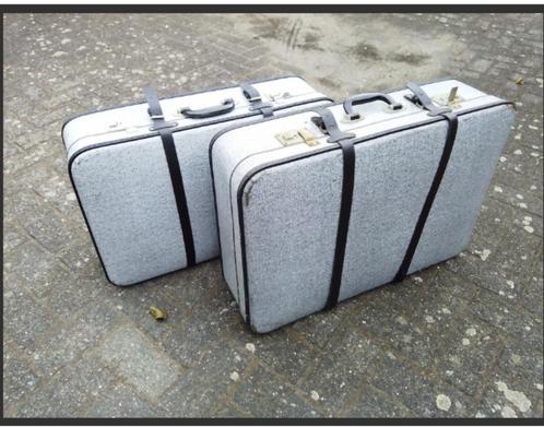 TWEE VINTAGE REIS KOFFERS, Verzamelen, Retro, Huis en Inrichting, Ophalen of Verzenden