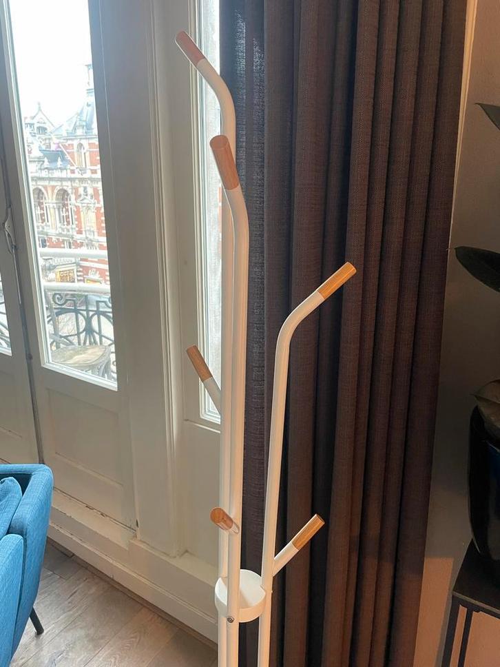 Stijlvolle staande kapstok wit met hout, Huis en Inrichting, Woonaccessoires | Kapstokken, Zo goed als nieuw, Staande kapstok