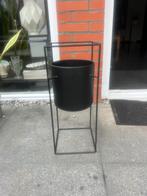 Als nieuw mooie zwarte plantenstandaard, Huis en Inrichting, Ophalen of Verzenden, Zo goed als nieuw