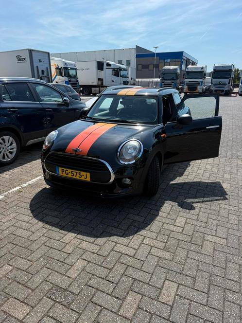 Mini 1.5 D ONE 5D 2017 Zwart, Auto's, Mini, Particulier, Cooper, Diesel, Euro 6, D, Hatchback, Handgeschakeld, Origineel Nederlands