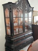 Landelijke vitrine notenhout, Huis en Inrichting, Kasten | Vitrinekasten, Ophalen, 100 tot 150 cm, 200 cm of meer, 25 tot 50 cm