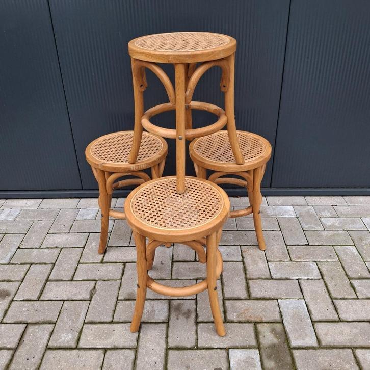 4 Thonet stijl krukjes, Huis en Inrichting, Krukjes, Gebruikt, Hout, Ophalen