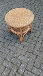 Rotan (bijzet) tafeltje doorsnede 56 hoogte 51 cm, Ophalen, Minder dan 55 cm, Rond, Zo goed als nieuw