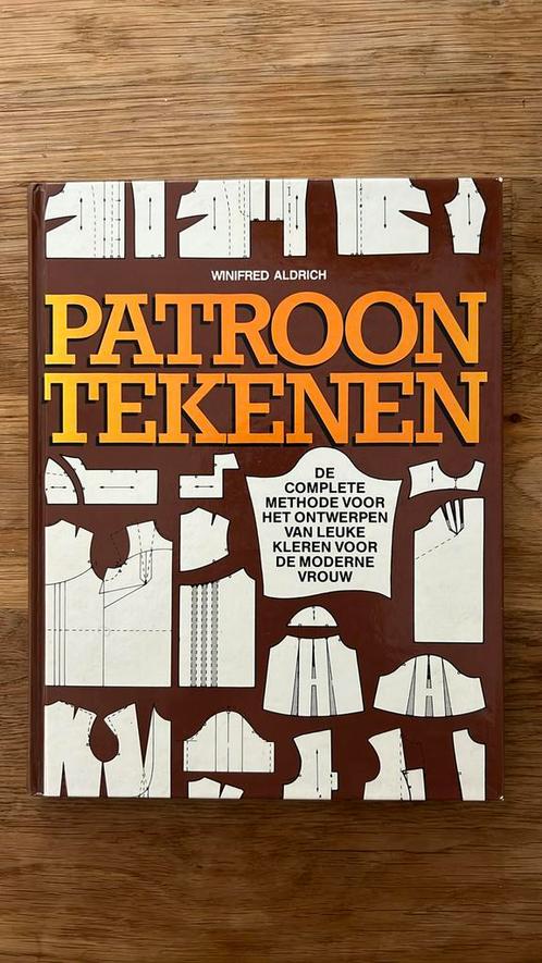 Patroontekenen (voor de moderne vrouw) - Aldrich, Hobby en Vrije tijd, Naaien en Fournituren, Zo goed als nieuw, Overige typen