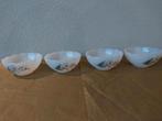 Vintage Arcopal schaaltjes met madeliefjes (4 stuks), Huis en Inrichting, Keuken | Servies, Ophalen of Verzenden, Overige stijlen