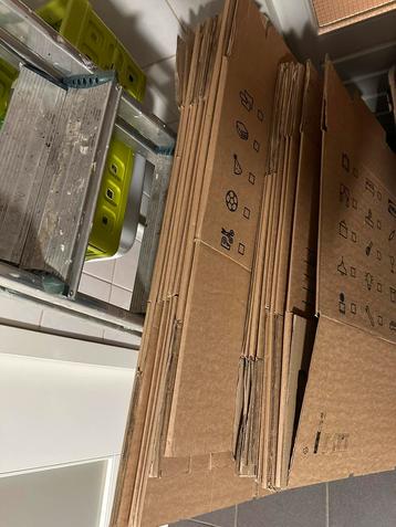 16 verhuisdozen beschikbaar voor biedingen