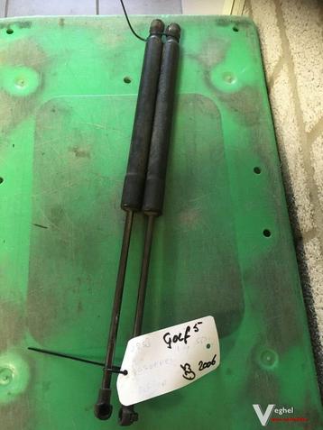 Vw Golf 5 2006 gasverenset achterklep beschikbaar voor biedingen