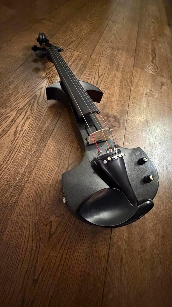 electric violin - 6-snarige Elektrische Viool + Koffer, Muziek en Instrumenten, Strijkinstrumenten | Violen en Altviolen, Zo goed als nieuw