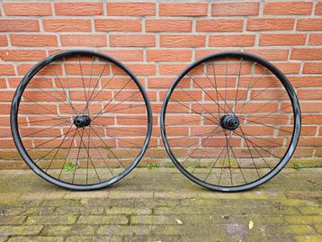 29-er velgen set , shimano hubs,  micro spline (nieuw)