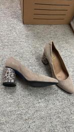 Suede pumps, maat 33 van Stravers, Stravers, Pumps, Beige, Ophalen of Verzenden