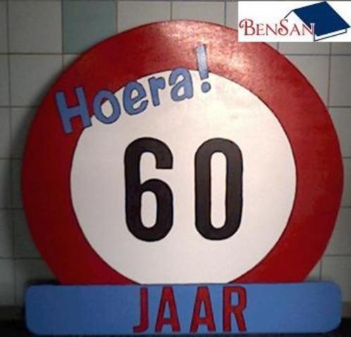 Verjaardag bord 60 jaar verjaardag bord huren bensan enter, Hobby en Vrije tijd, Feestartikelen | Verhuur, Zo goed als nieuw, Verjaardag