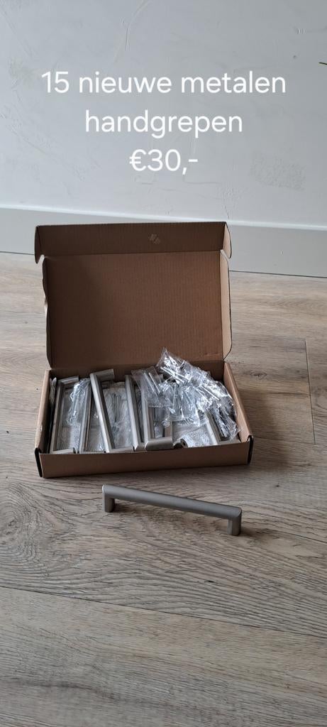 15 Nieuwe zilverkleurige handgrepen, Ophalen of Verzenden, Nieuw, Grijs