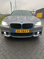 BMW 5-Serie 3.0 530D Xdrive AUT 2015 Grijs, Auto's, BMW, Origineel Nederlands, Te koop, 1785 kg, Zilver of Grijs