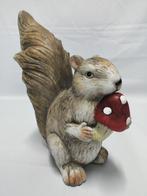 Eekhoorn met paddenstoel, polystone., Verzamelen, Beelden en Beeldjes, Ophalen of Verzenden, Nieuw, Dier