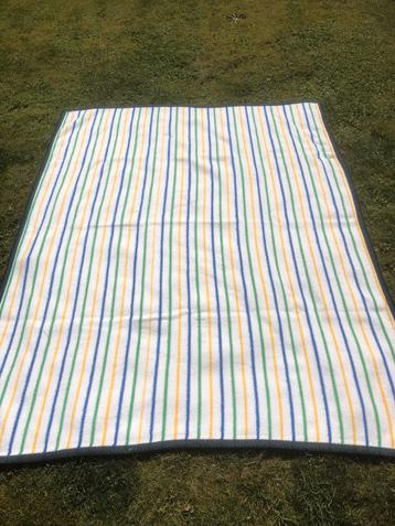 t.k.wollen plaid deken Frankrijk vintage 165x210cm beschikbaar voor biedingen