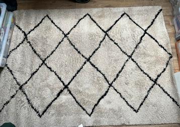 Vloerkleed 1.60x2.30m beige met zwarte streep beschikbaar voor biedingen