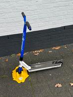 Stuntstep met standaard, Fietsen en Brommers, Ophalen of Verzenden, Gebruikt, Gewone step, OXELO