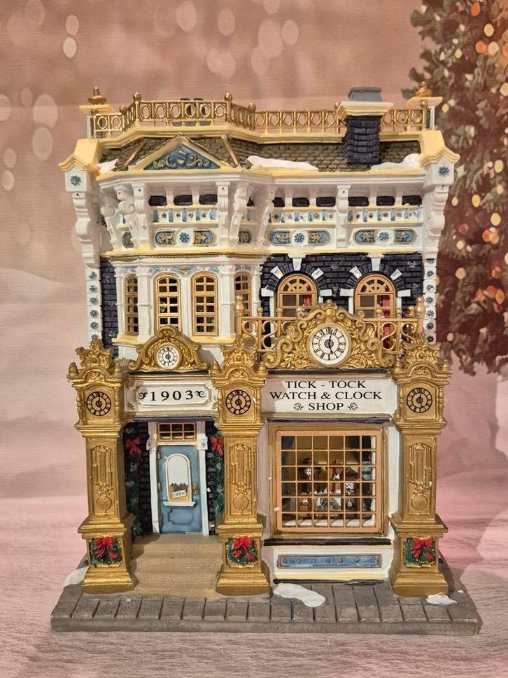 Lemax Tick-Tock watch and clock shop  45092, Diversen, Kerst, Zo goed als nieuw, Ophalen of Verzenden