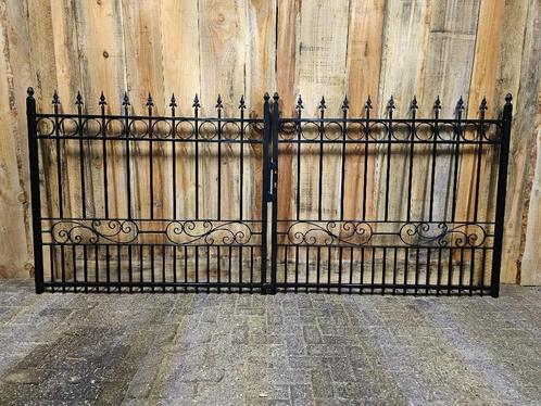 Smeedijzeren poort model: London in afmeting 350x150cm, Tuin en Terras, Tuinhekken en Hekwerk, Nieuw, Sierhekwerk, IJzer, Met poort