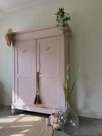 🌸 Vintage kast, oud roze met vrolijke binnenkant, Ophalen, 100 tot 150 cm, Vintage Kast, Zo goed als nieuw