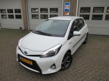 Toyota Yaris 1.5 Full Hybrid Dynamic Parelmoer lak beschikbaar voor biedingen