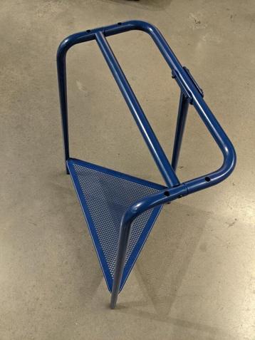 2x IKEA Tillslag blauw tafel schraag beschikbaar voor biedingen