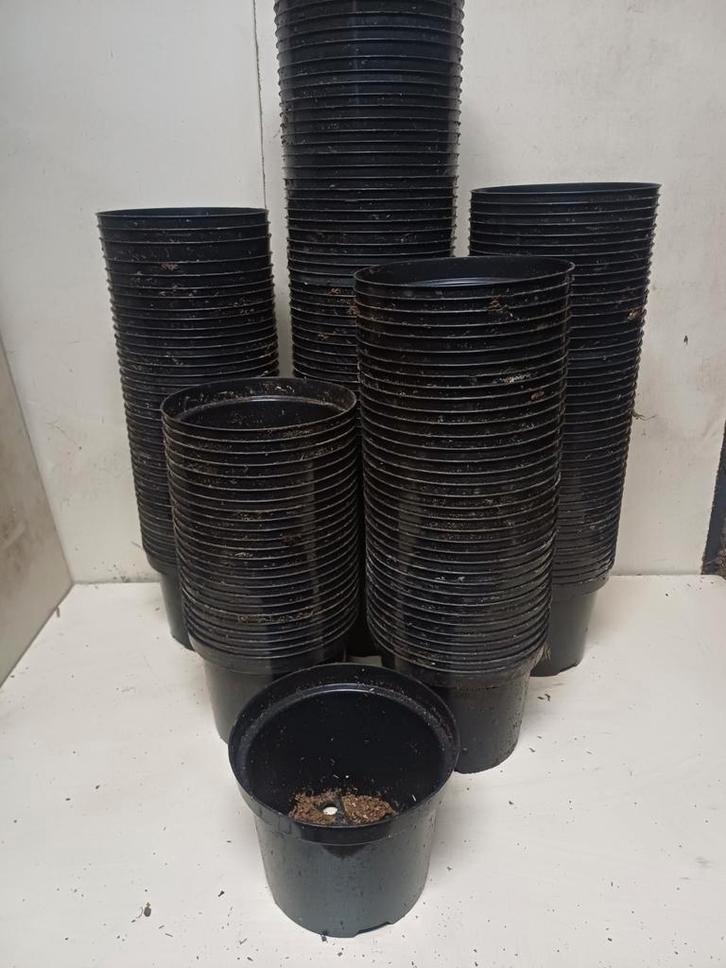 Kweekpotten 2 liter, Tuin en Terras, Bloempotten, Gebruikt, Kunststof, Minder dan 40 cm, Minder dan 25 cm, Rond, Ophalen of Verzenden