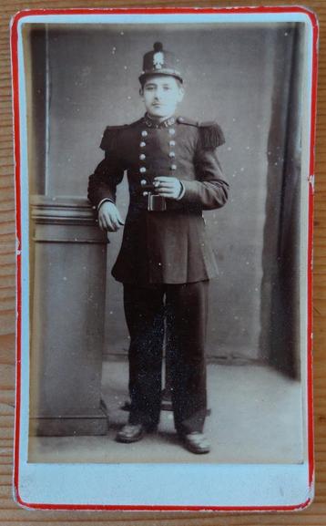 CDV soldaat 19e eeuw kabinetfoto beschikbaar voor biedingen