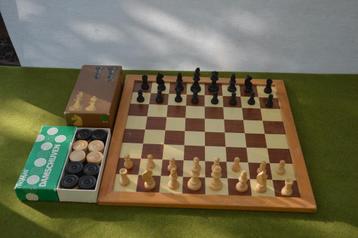 Homas schaakbord type Start met Homas damstenen en Jumbo sch beschikbaar voor biedingen