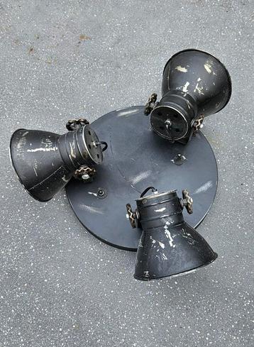 Industriële Plafondlamp met 3 Spots beschikbaar voor biedingen