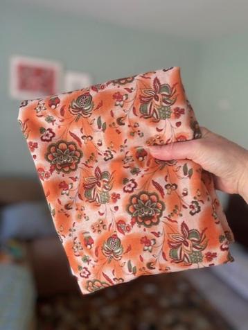Stof oranje groen bloemen soepelvallend retro vintage beschikbaar voor biedingen