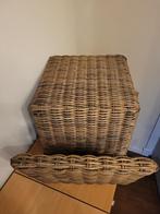 Rotan lectuurbak - bijzettafel - Krantenbak - salontafel, Ophalen of Verzenden, Zo goed als nieuw