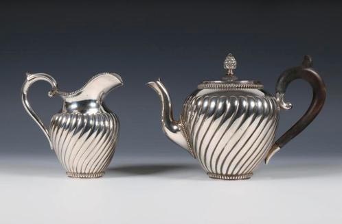 2-delig zilveren theeservies, Bonebakker en Zoon, 1898., Antiek en Kunst, Antiek | Goud en Zilver, Zilver, Ophalen of Verzenden