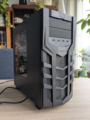 Custom Desktop Game Computer beschikbaar voor biedingen