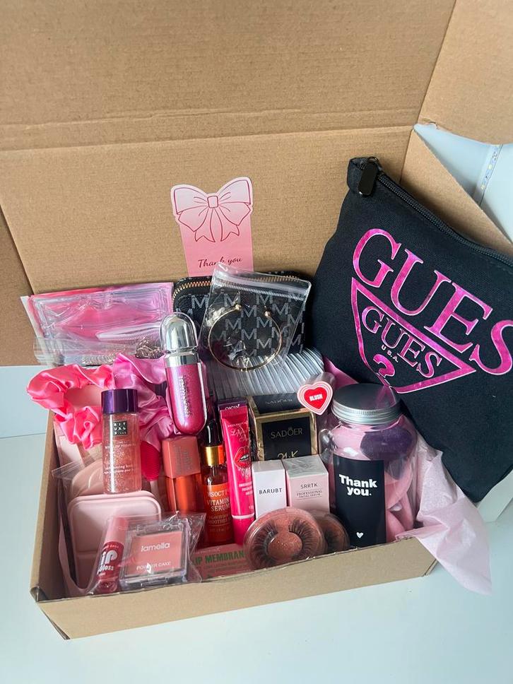 Beauty Box - Make-up & Accessoires!, Sieraden, Tassen en Uiterlijk, Uiterlijk | Cosmetica en Make-up, Nieuw, Make-up, Gehele gezicht