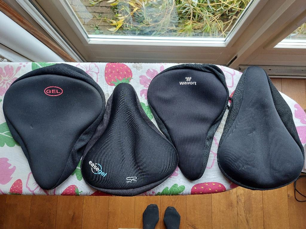 4 Fiets gel zadelhoesjes, Fietsen en Brommers, Fietsaccessoires | Overige Fietsaccessoires, Ophalen of Verzenden, Zo goed als nieuw