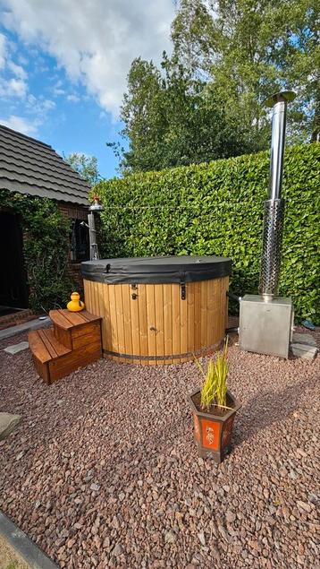 Hottub met externe of interne Houtkachel Gratis Levering  beschikbaar voor biedingen